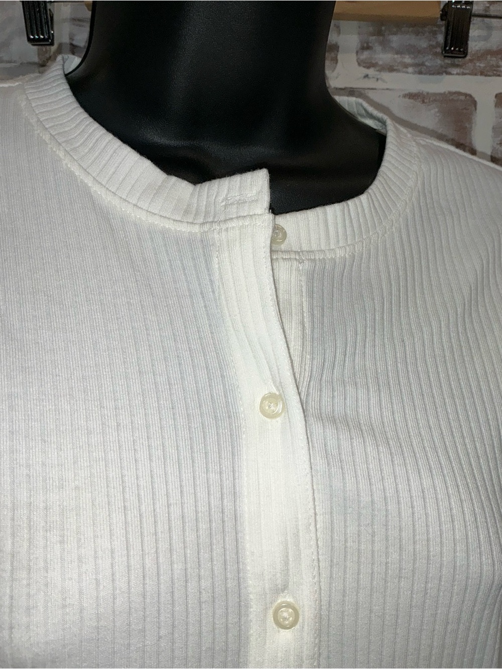 GAP White Ribbed Button-Front Top medium - Picture 4 of 7
